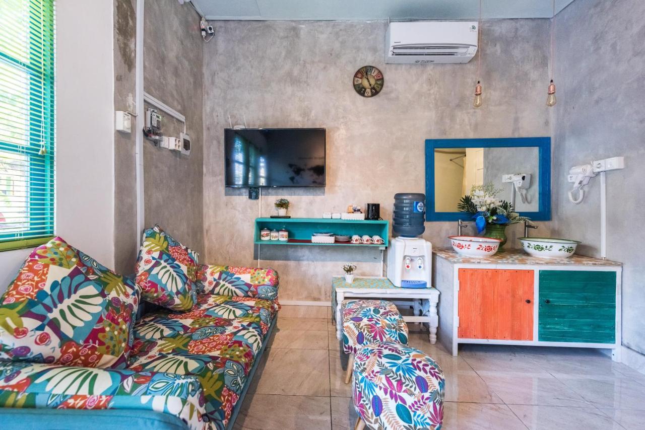 Write Hostel Batununggul Exterior photo